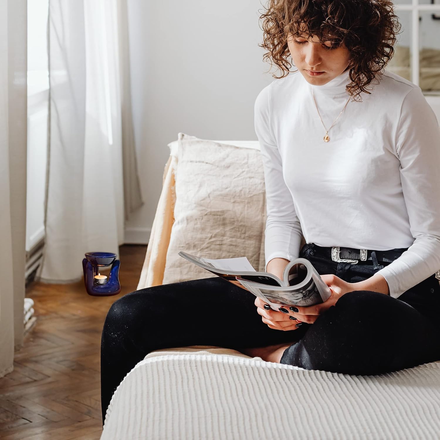 Hand-Shaped Ceramic Aroma Diffuser for Home Décor - Blue Color